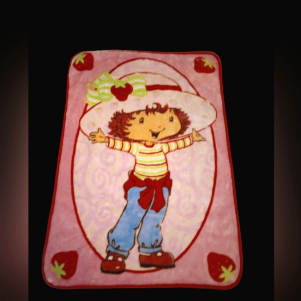 Strawberry shortcake blanket